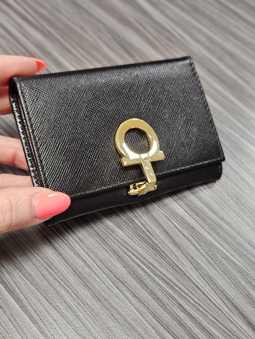 Salvatore Ferragamo Compact Card & Coin Wallet Like New Condition - Picture 12 of 15